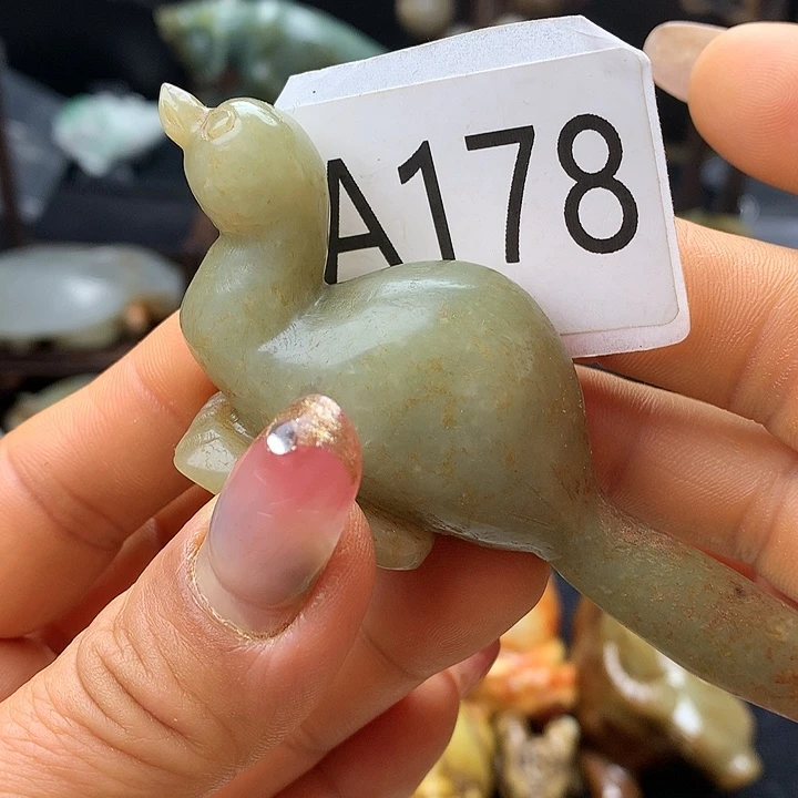 和田玉未镶嵌车挂