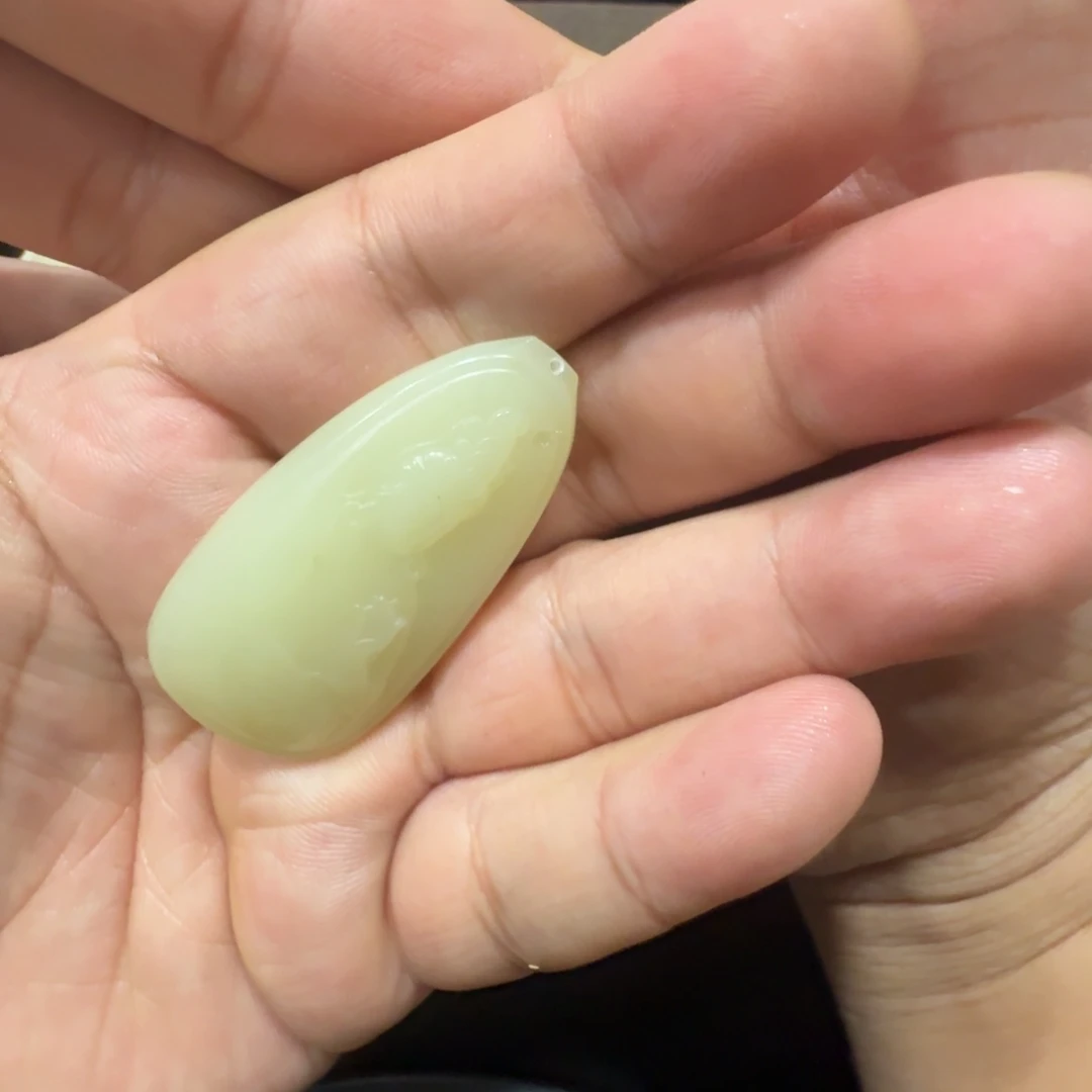 好***哥和田玉未镶嵌颈饰