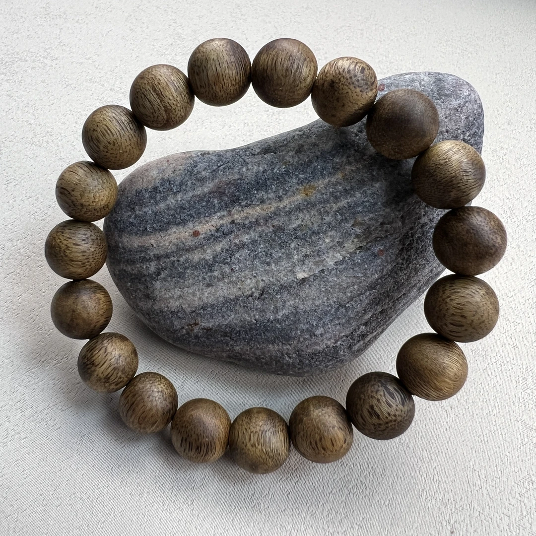 YH-069098海南黎母山棋楠虫漏满结油1.1单圈约7g