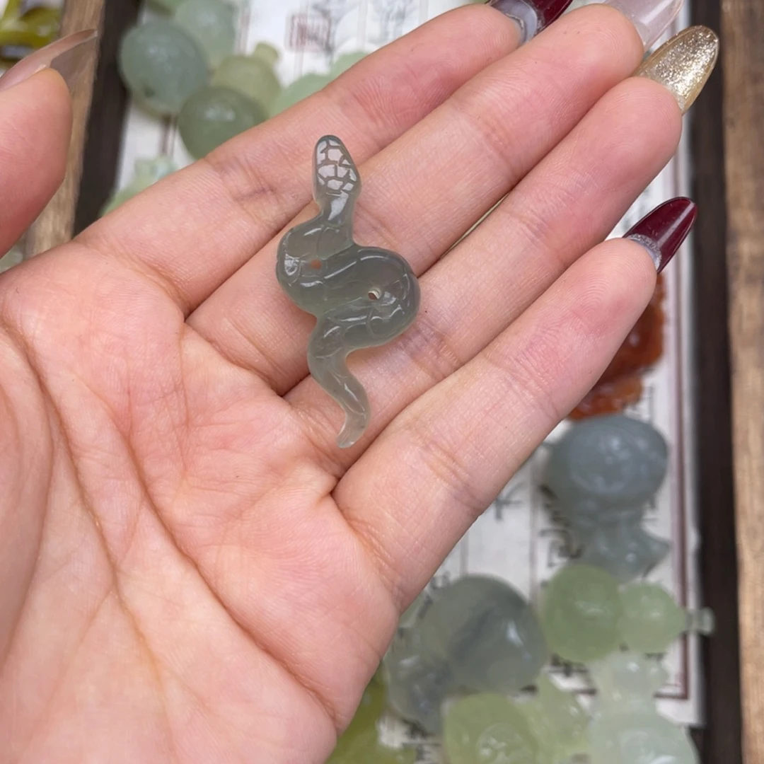 蛇纹石玉颈饰未镶嵌༼*