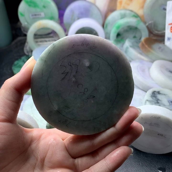 定制翡翠未镶嵌手镯
