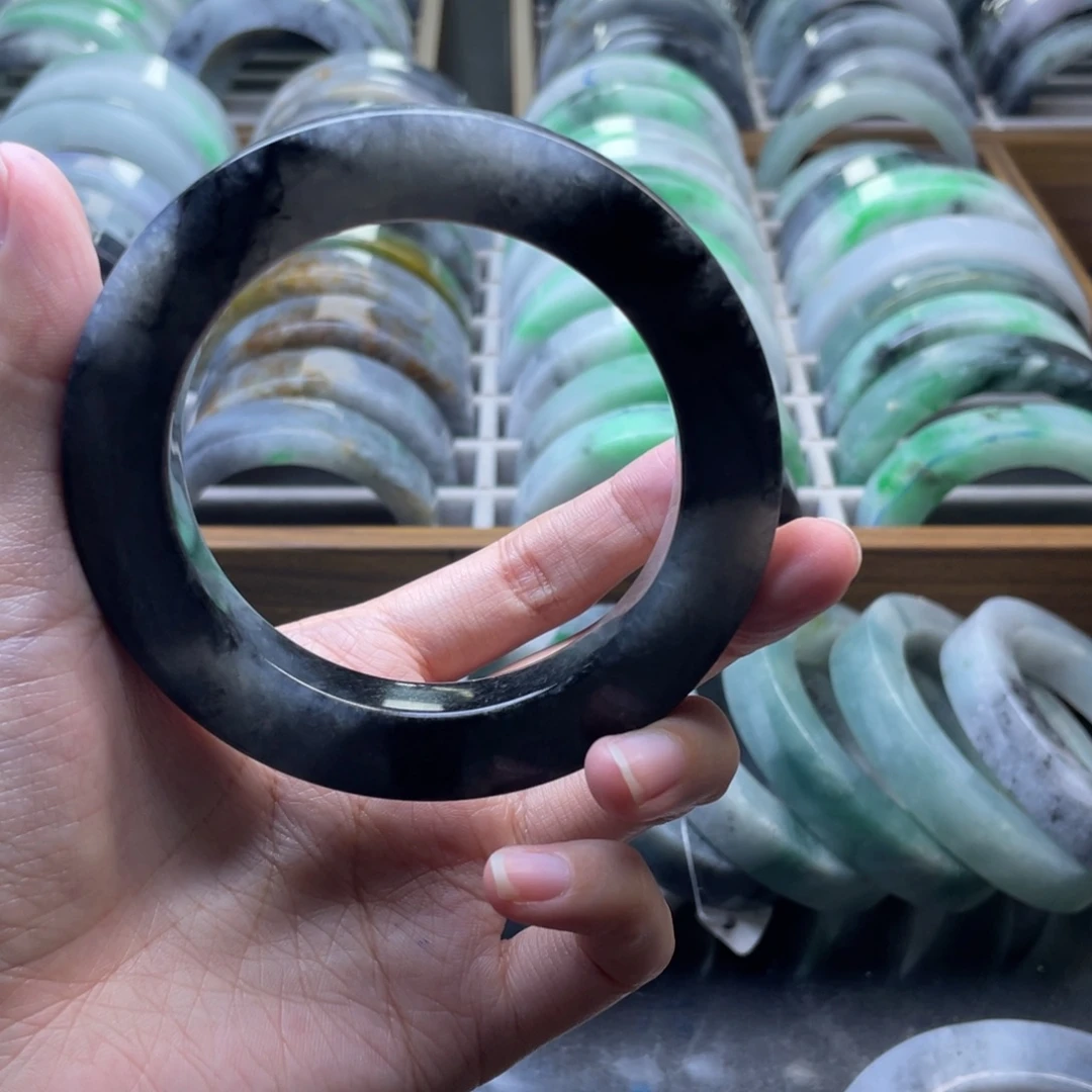 疯***抢定制翡翠未镶嵌定制翡翠手镯