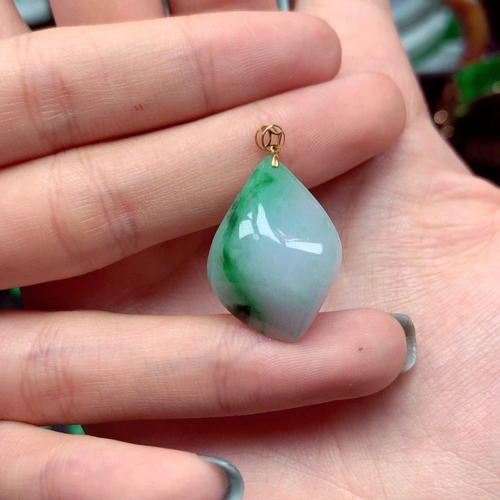 颈饰18K金镶嵌翡翠翡翠