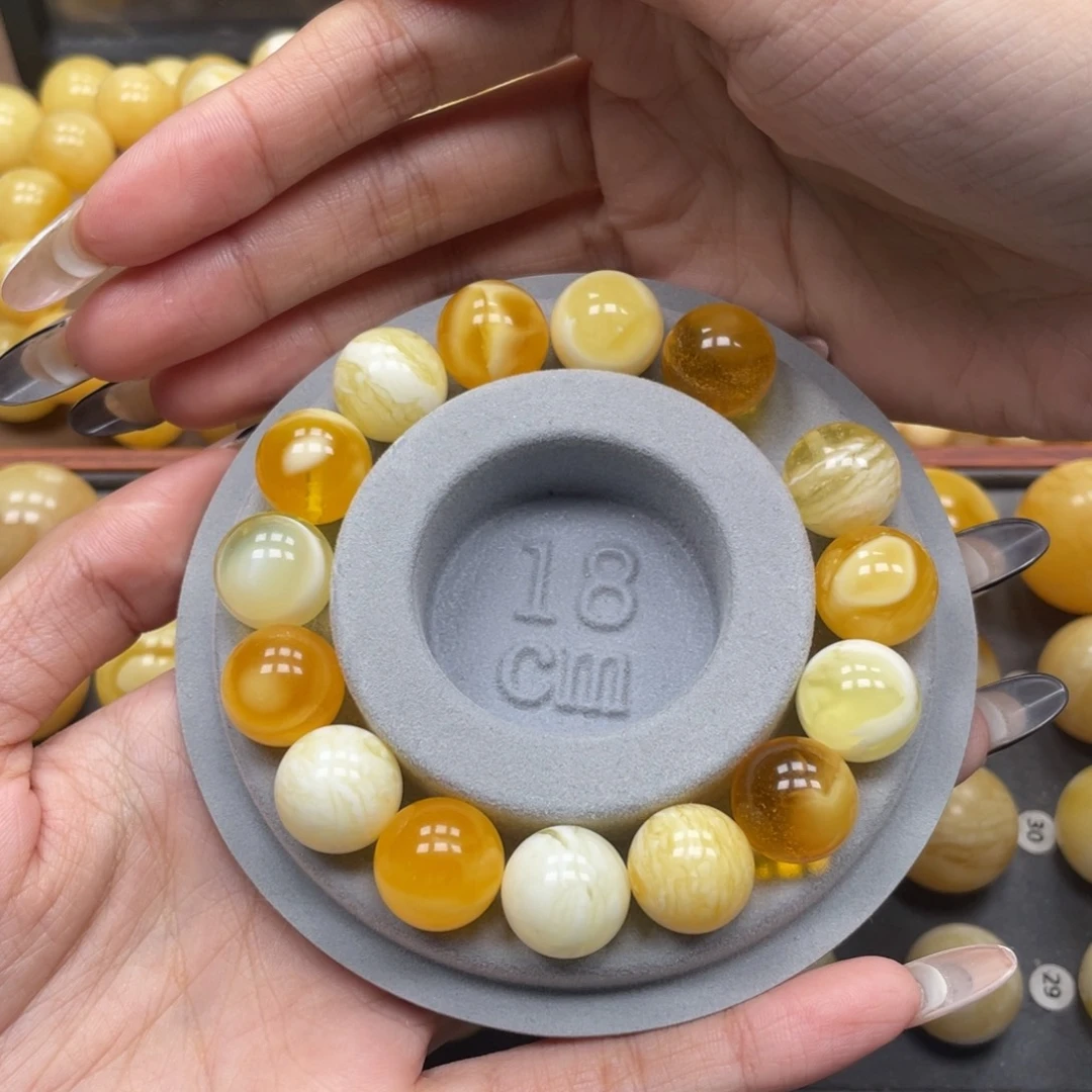 蛇***舌琥珀未镶嵌珠宝奇石