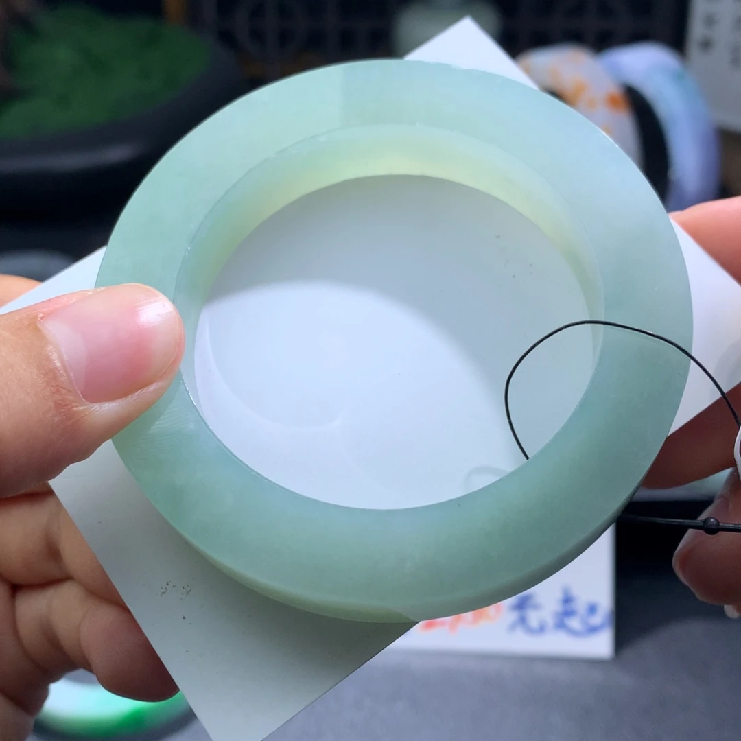 未镶嵌翡翠手镯定制翡翠
