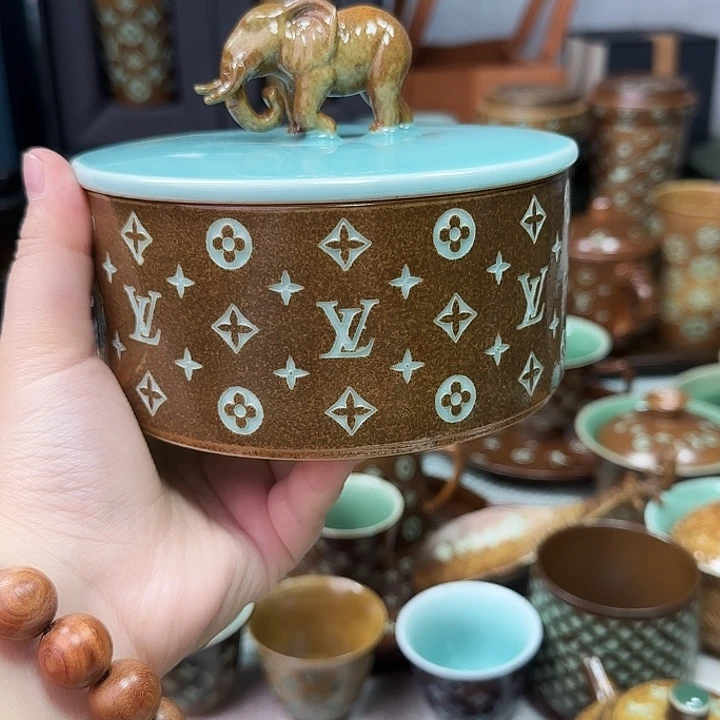 x***毅龙泉手工制作工艺品青瓷盒