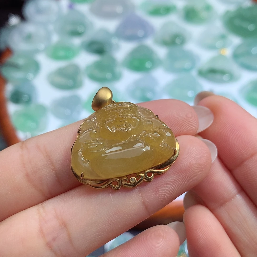 翡翠未镶嵌颈饰天****～财爷