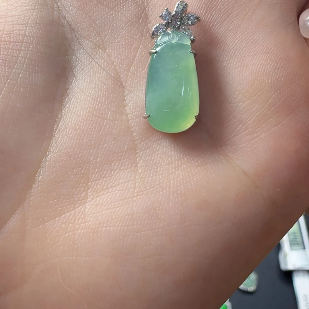 颈饰银S925镶嵌翡翠