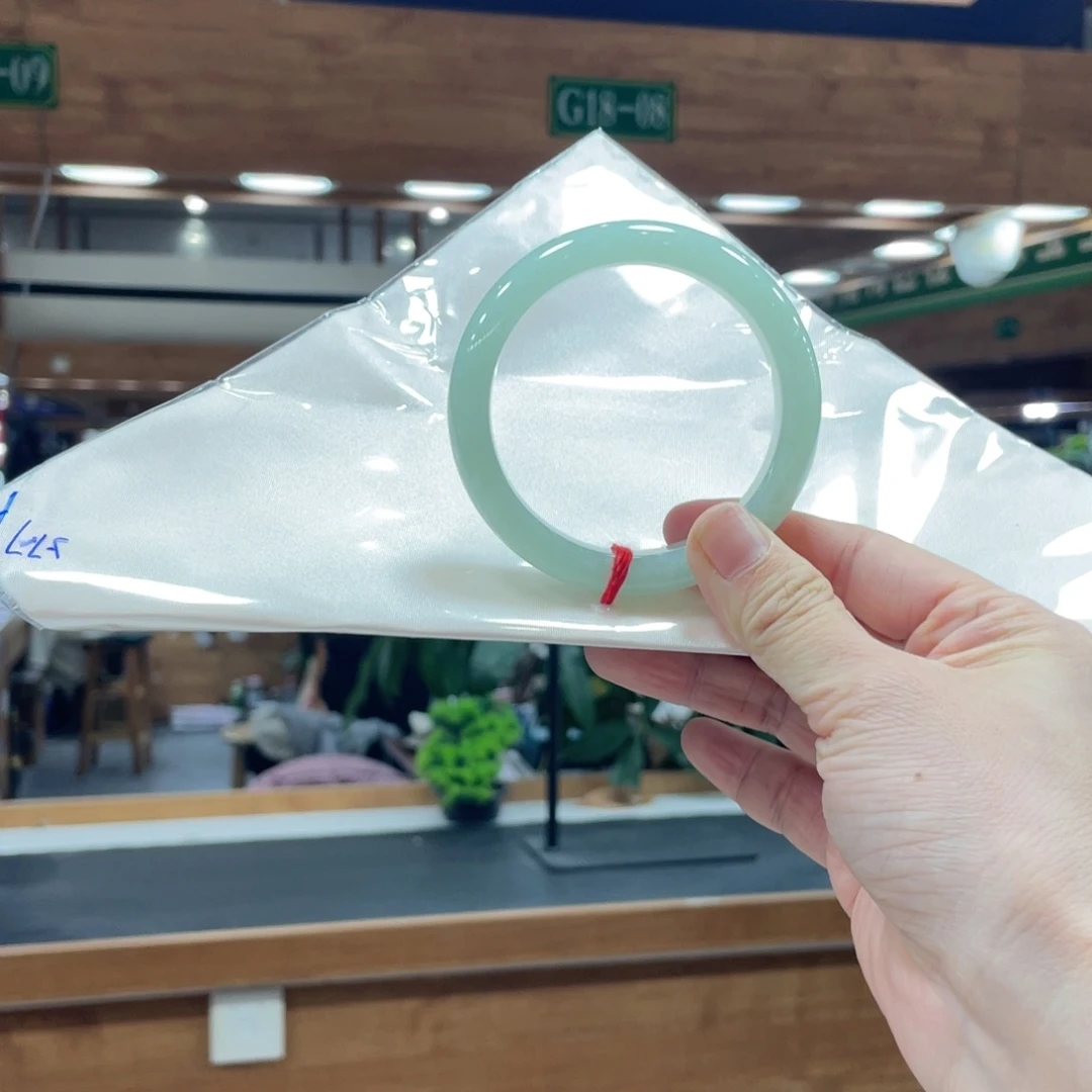 我***样翡翠未镶嵌手镯翡翠