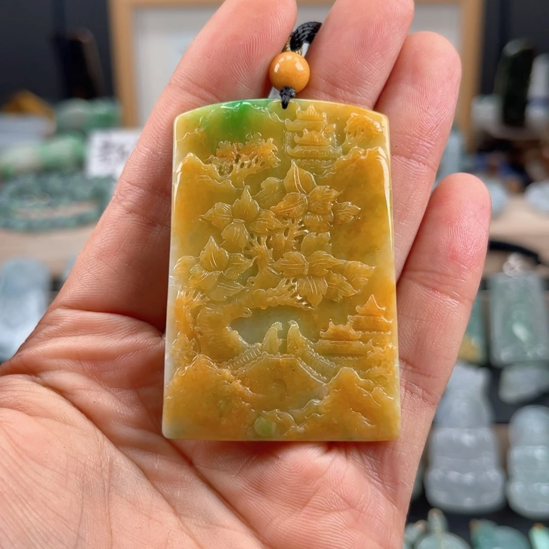 翡翠颈饰未镶嵌山水牌