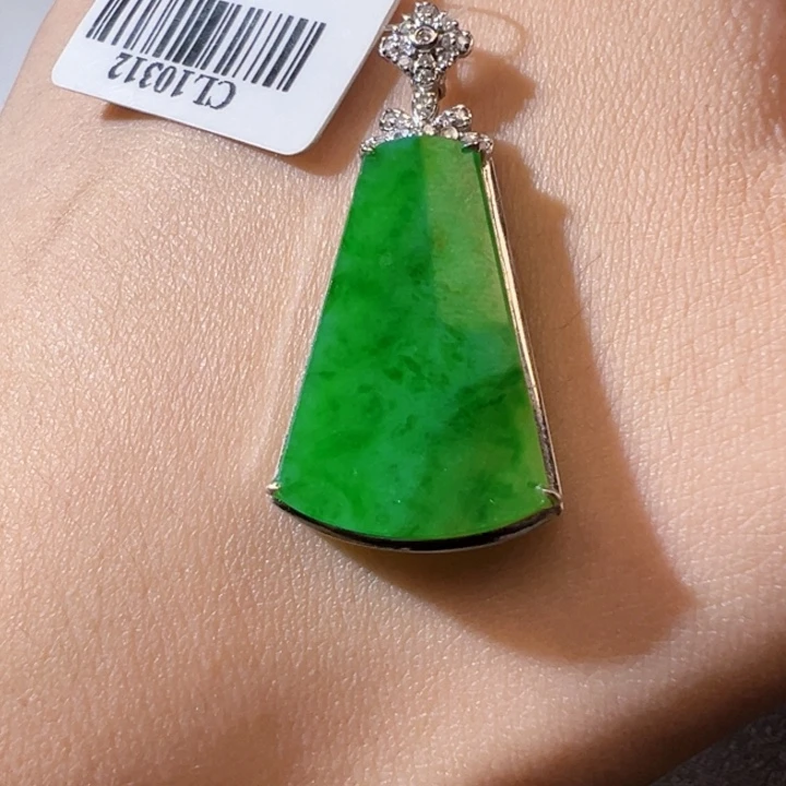 翡翠挂件18K金镶嵌翡翠