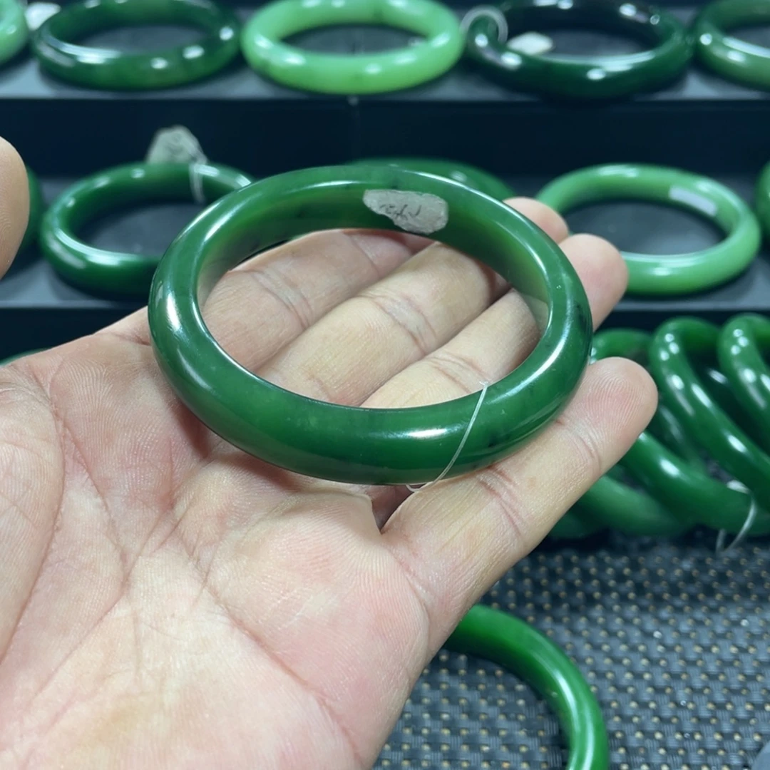 和田玉（碧玉）未镶嵌手镯