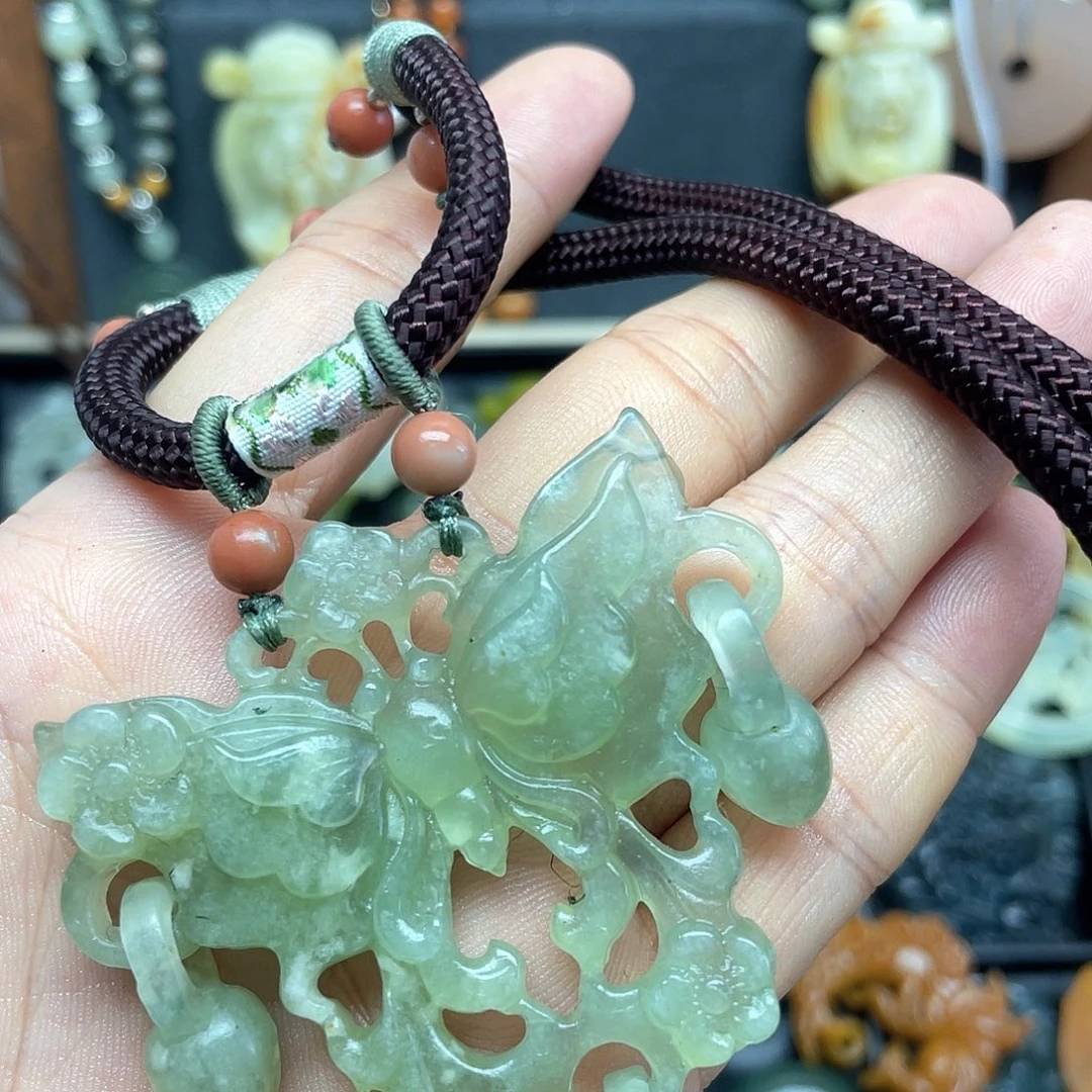 未镶嵌蛇纹石玉颈饰