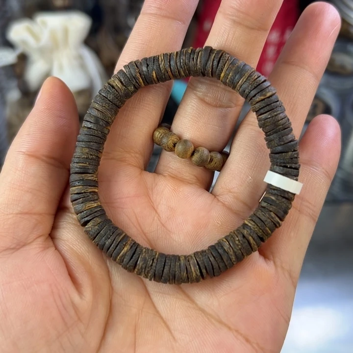 朱***財沉香碎屑沉香奇楠沉香 0.8 药片珠