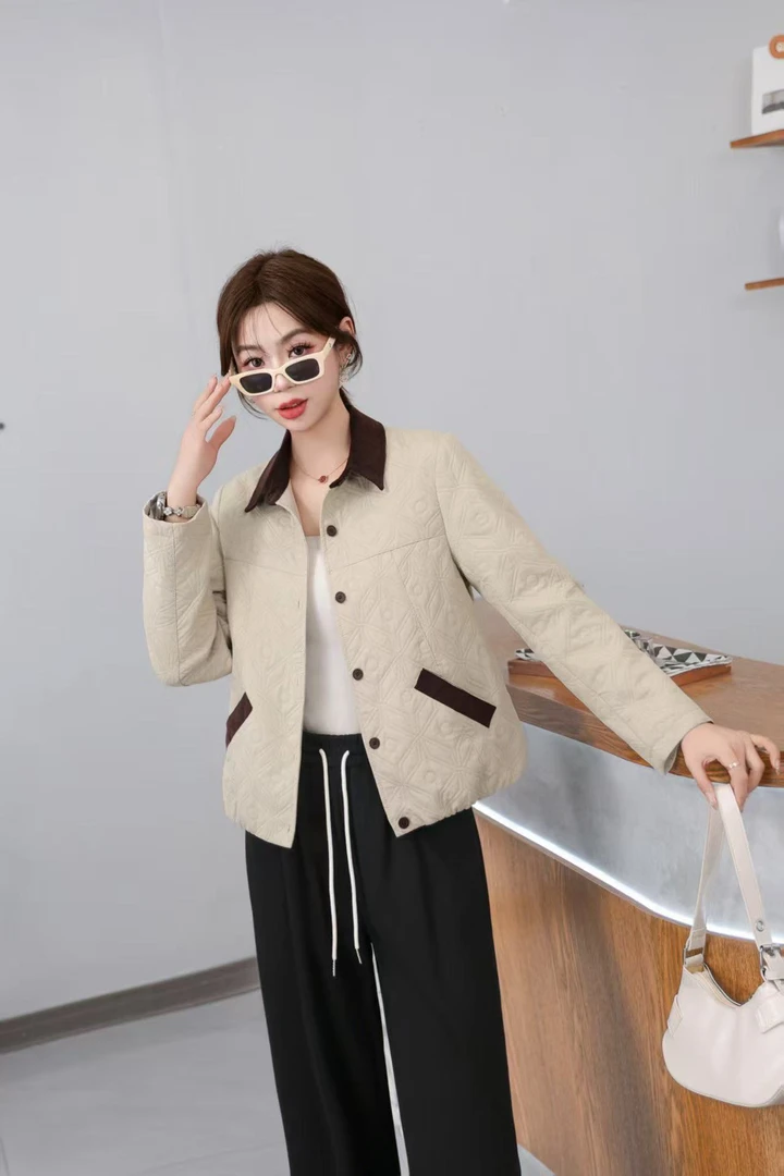 【七彩衣新品】2502秋款翻领菱形格百搭时尚外套衣长56