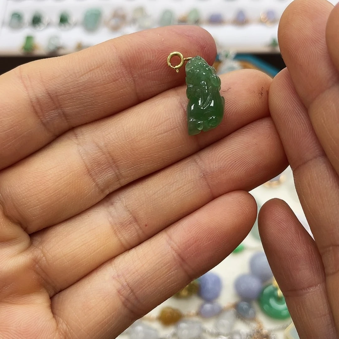 【闪购商品】颈饰18K金镶嵌翡翠