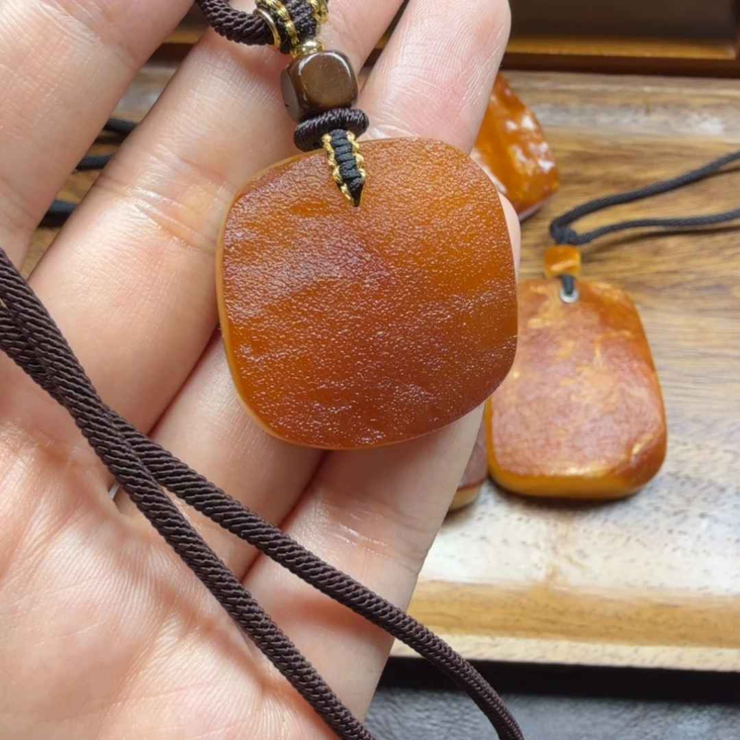 琥珀吊坠(赠链)未镶嵌