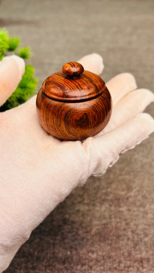 黄花梨整木挖黄金底品香罐