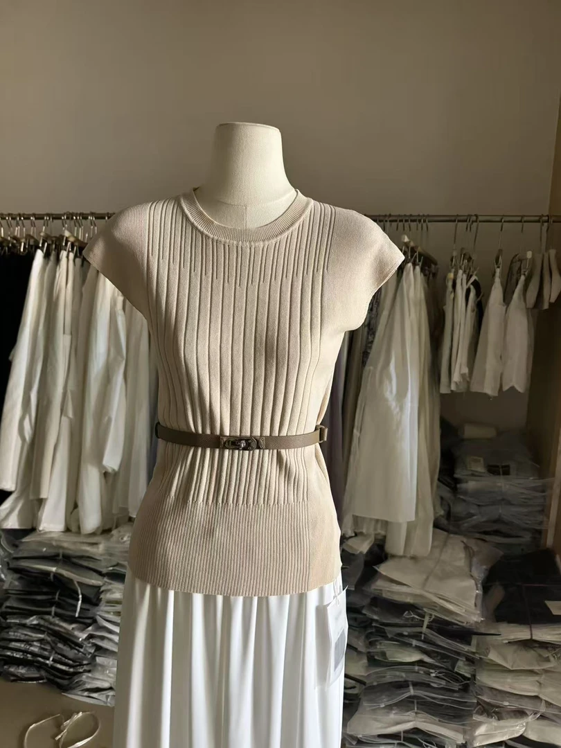 【许大静LUCK】气质优雅半高领无袖针织背心百搭修身显瘦性感（9289）