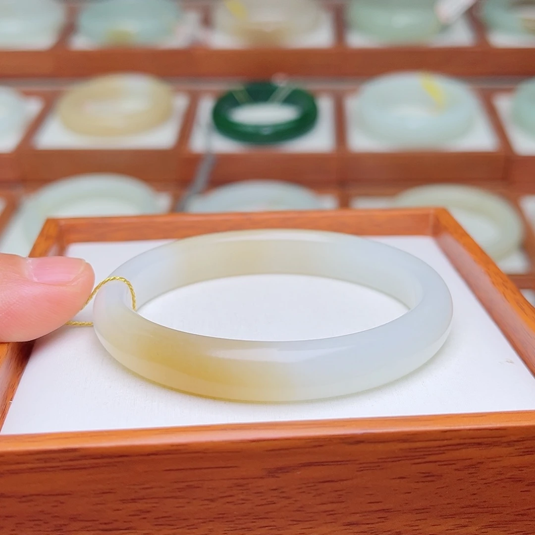 和田玉手镯未镶嵌51.6