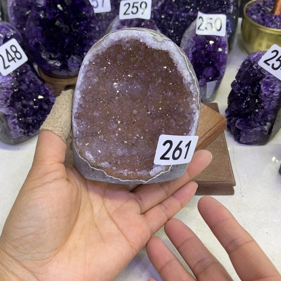 紫晶未镶嵌大型摆件（非配饰）