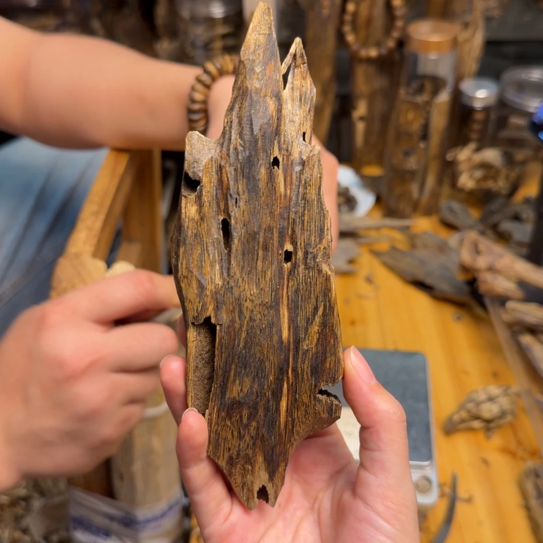 沉香碎屑沉香白棋块料40克