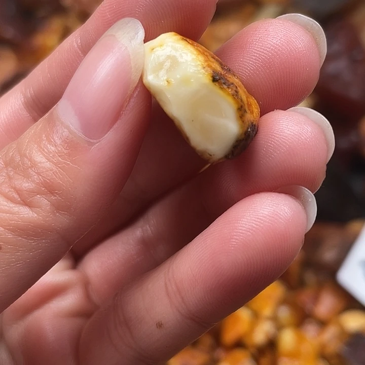定制琥珀俄白料开枣珠葫芦三通都可以