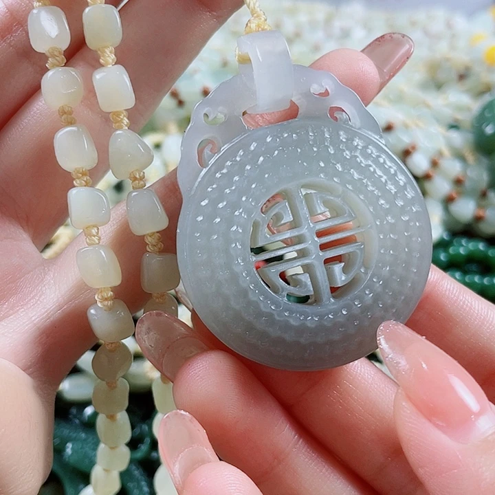颈饰未镶嵌和田玉