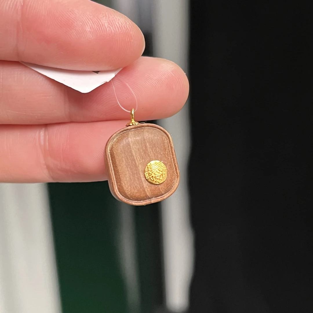 约14.5*16.6*10mm印度正区老山檀无事牌吊坠