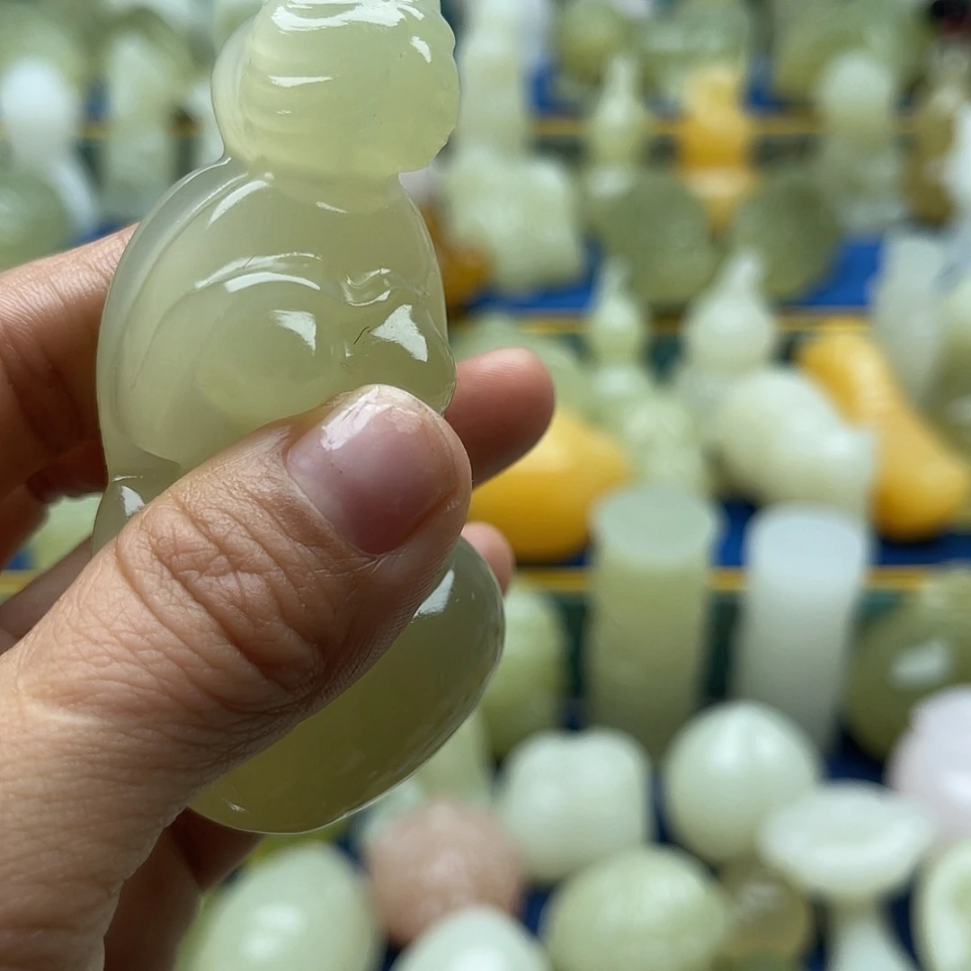 生***安玉天然桌面小摆件