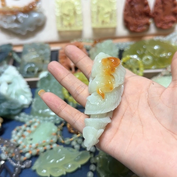未镶嵌蛇纹石玉吊坠心*红