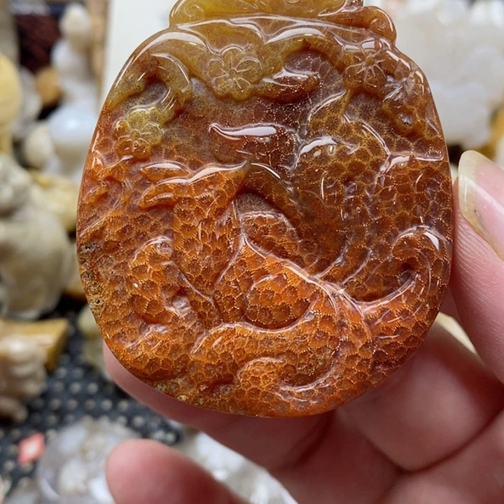 颈饰未镶嵌硅化珊瑚（珊瑚玉）有瑕