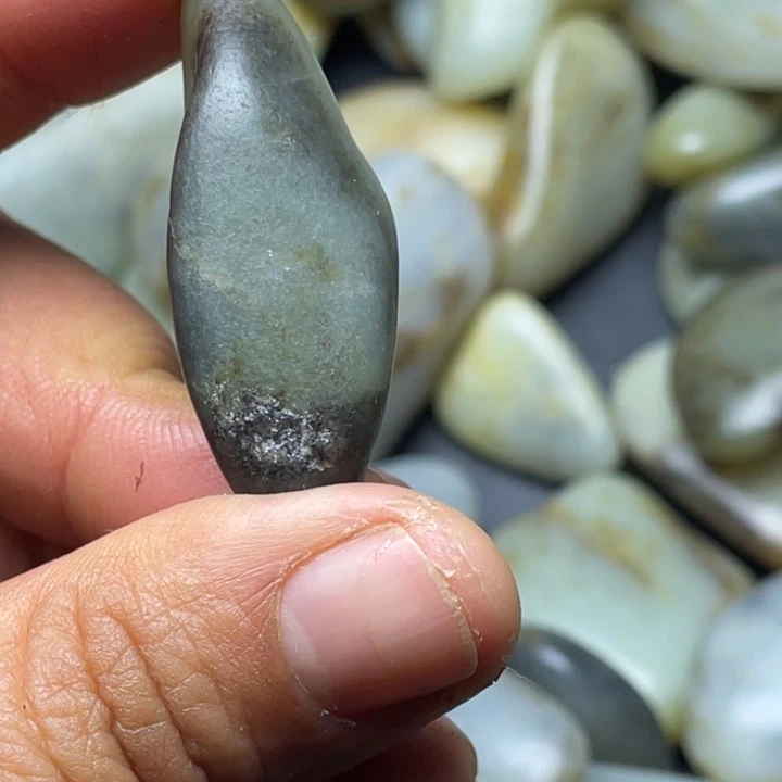 和田玉未镶嵌珠宝半成品