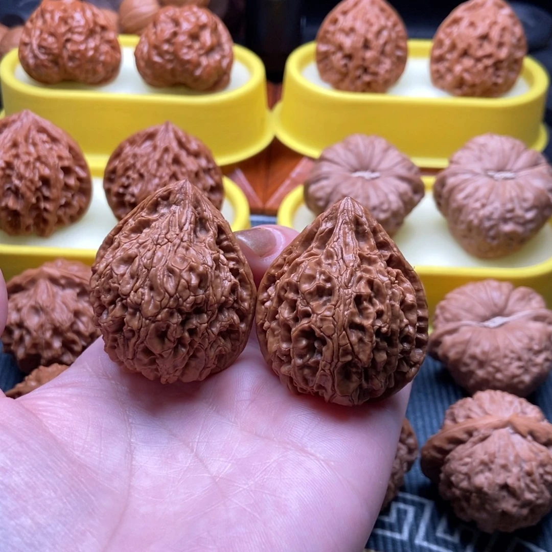 文玩核桃把件全品坐佛