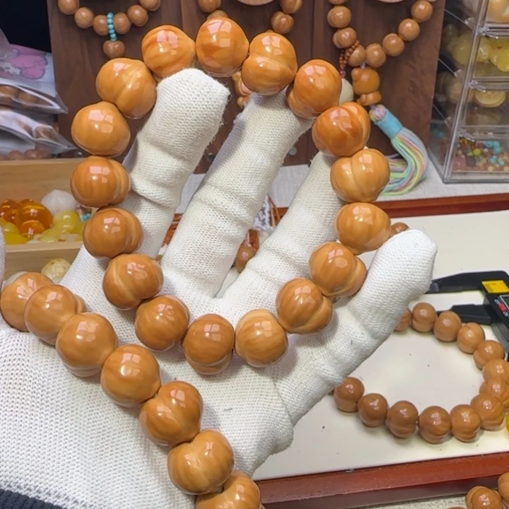 ****糕核桃17➕屁桃手串微反油