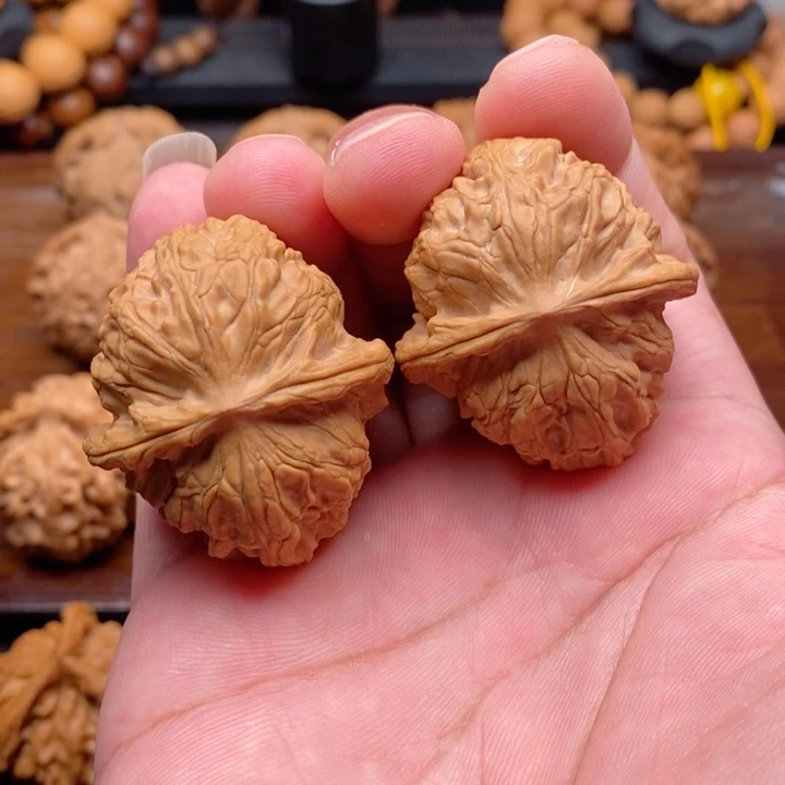 文玩核桃吊坠野狼全品