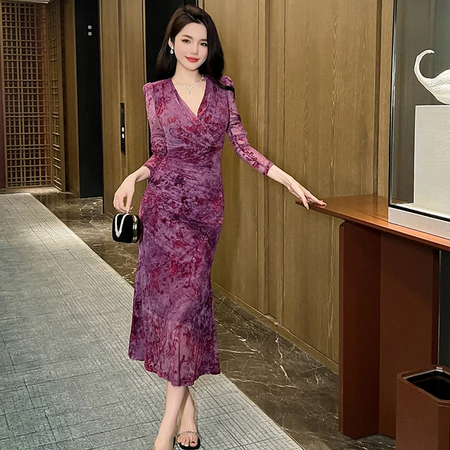 法式碎花连衣裙女春季新款V领网纱长袖遮肚子减龄紫色鱼尾包臀裙