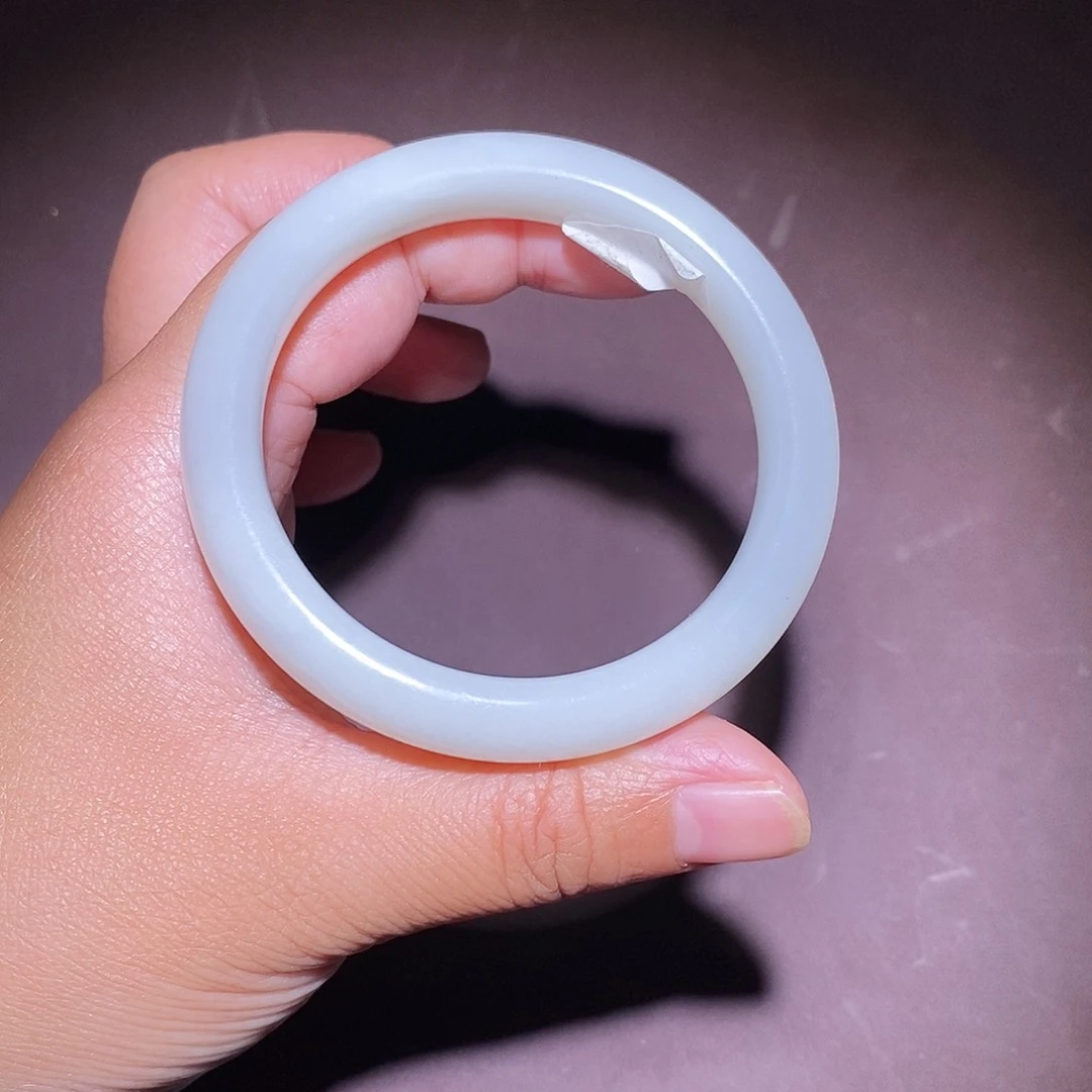 海***儿和田玉未镶嵌颈饰