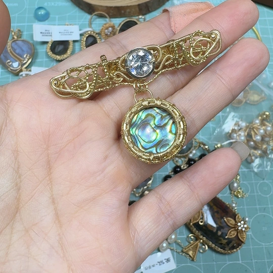 钛钢合金特鲍鱼七彩胸针