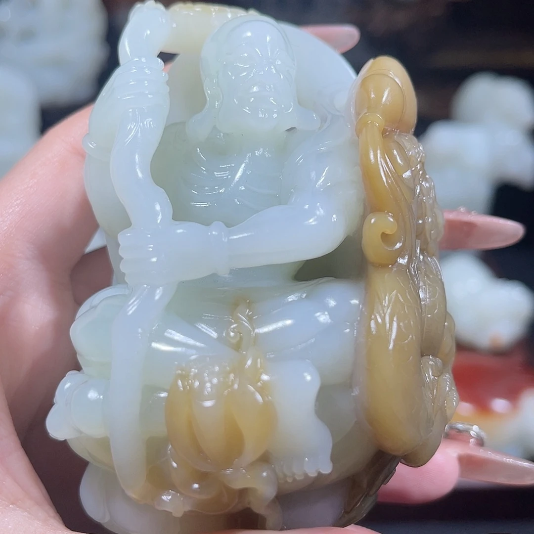 颈饰未镶嵌和田玉（糖玉）