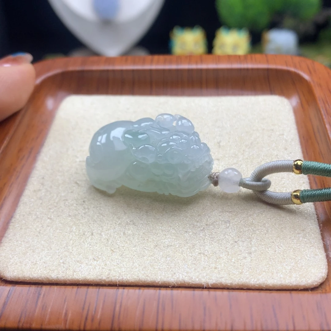 翡翠未镶嵌颈饰翡翠5