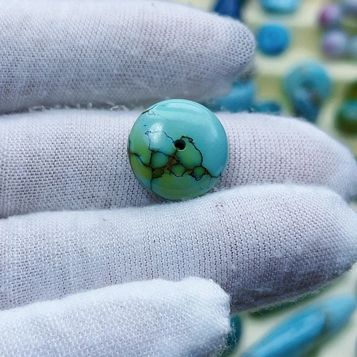 绿松石颈饰未镶嵌