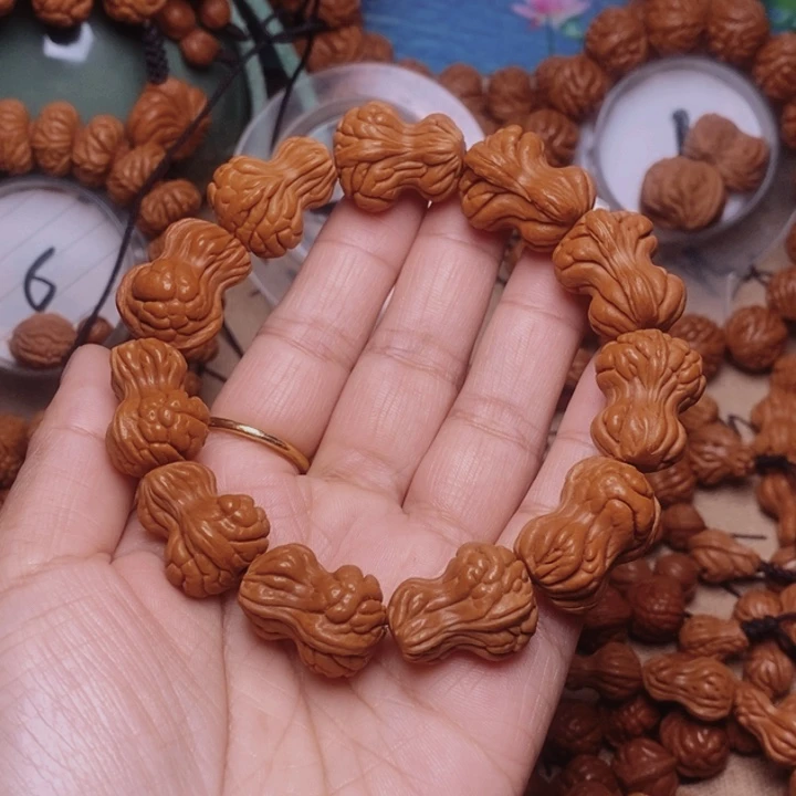 文玩核桃手串龙纹桃核