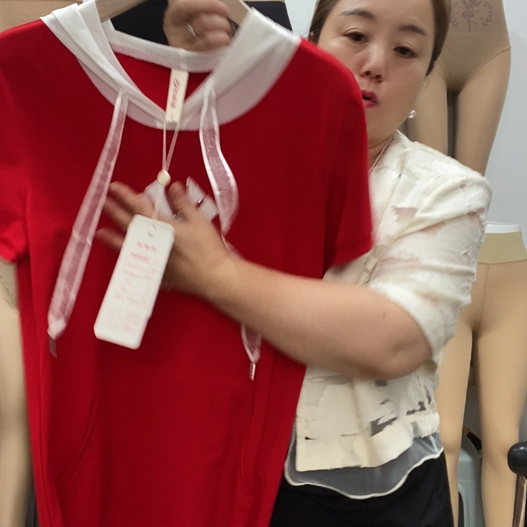 套头连帽裙90-110斤