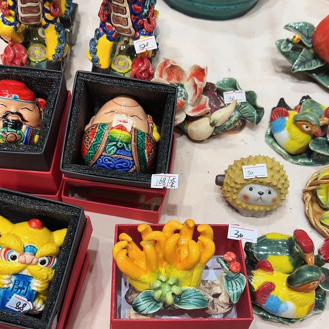 陶瓷三佛手摆件的