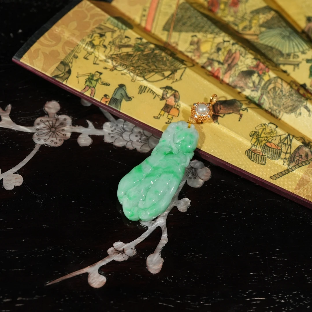 2.10香港王老板-翡翠吊坠5y59