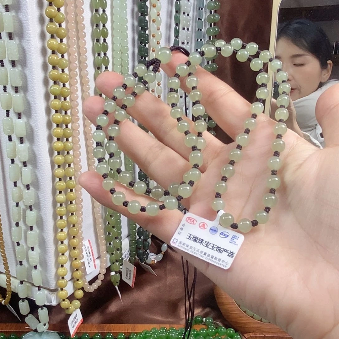 和田玉颈饰未镶嵌知**福