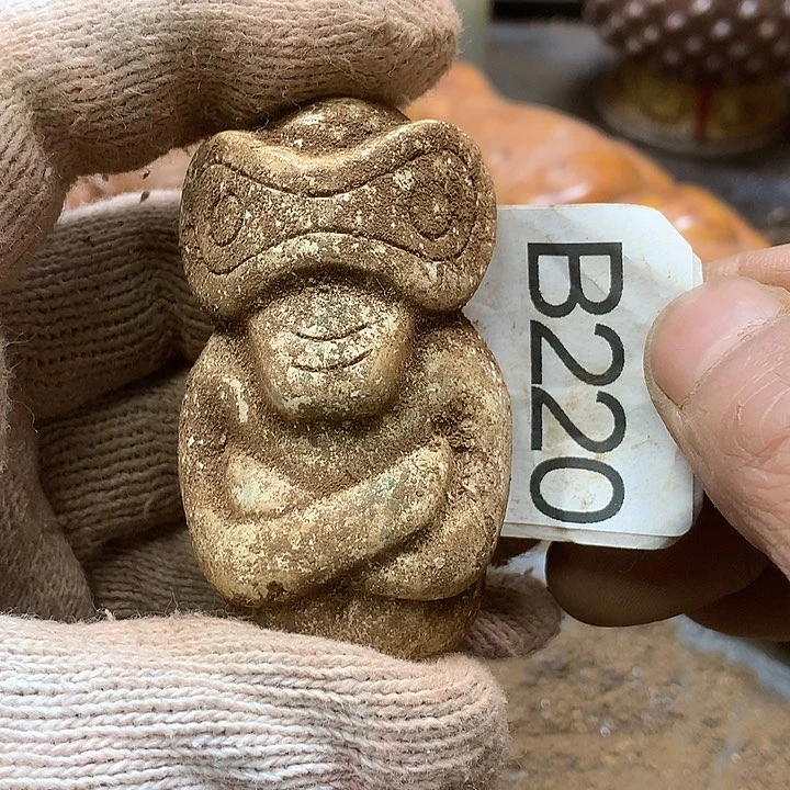 未镶嵌和田玉挂件