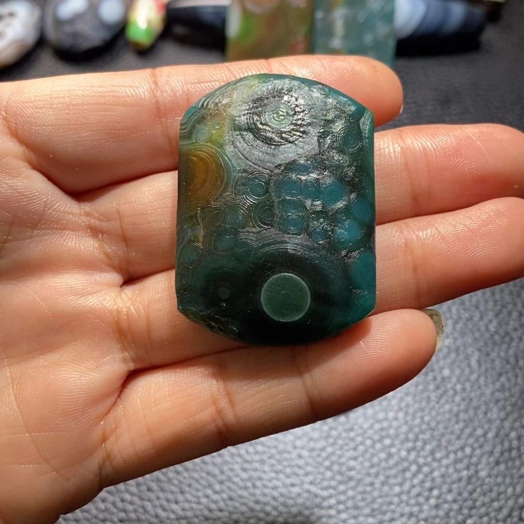 未镶嵌颈饰玛瑙/玉髓山***烽