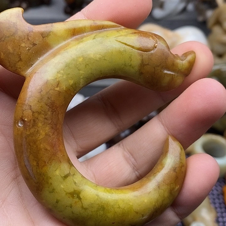 未镶嵌蛇纹石玉颈饰